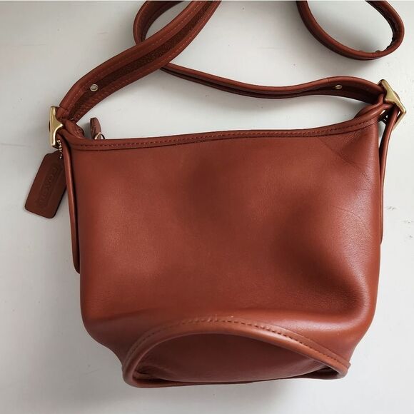 VINTAGE Coach Maggie Duffle Bag In British Tan NEW - Picture 14 of 16